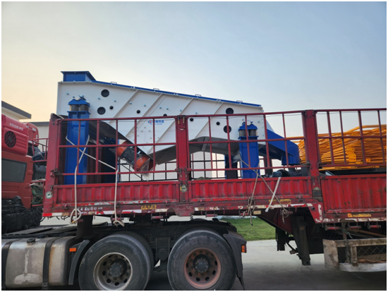 直線(xiàn)篩、方形搖擺篩發(fā)貨